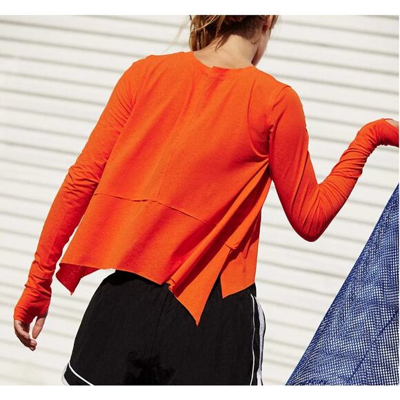 Free People Movement Tempo Long Sleeve Tee Orange XL Thumbholes Loose Flowy NEW - Picture 2 of 9